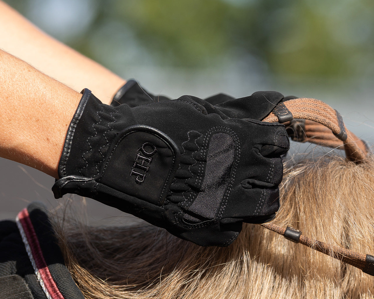 QHP Gloves - Black